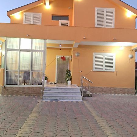 Hotel Sabi Maminas 외부 사진